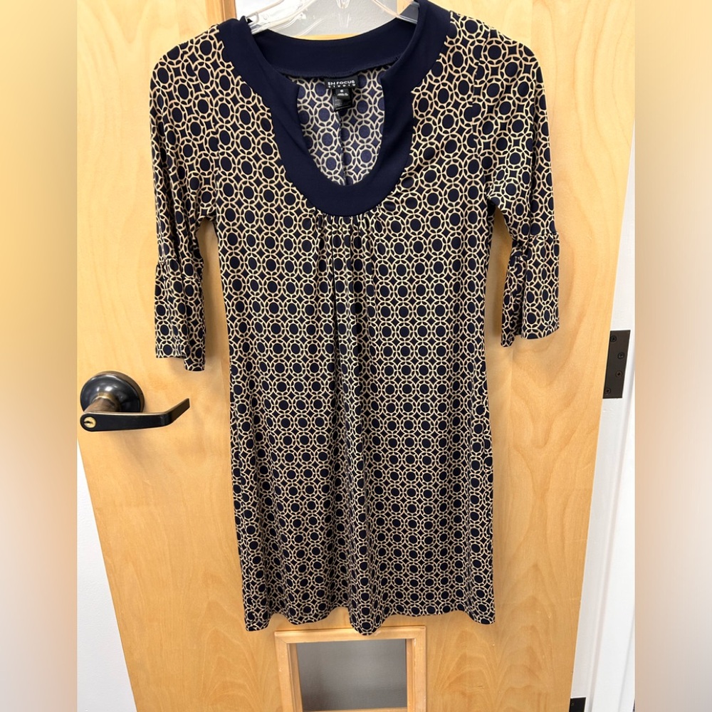 🌼3/$15🌼 En Focus Studio navy blue and khaki geometric shift dress Size 6